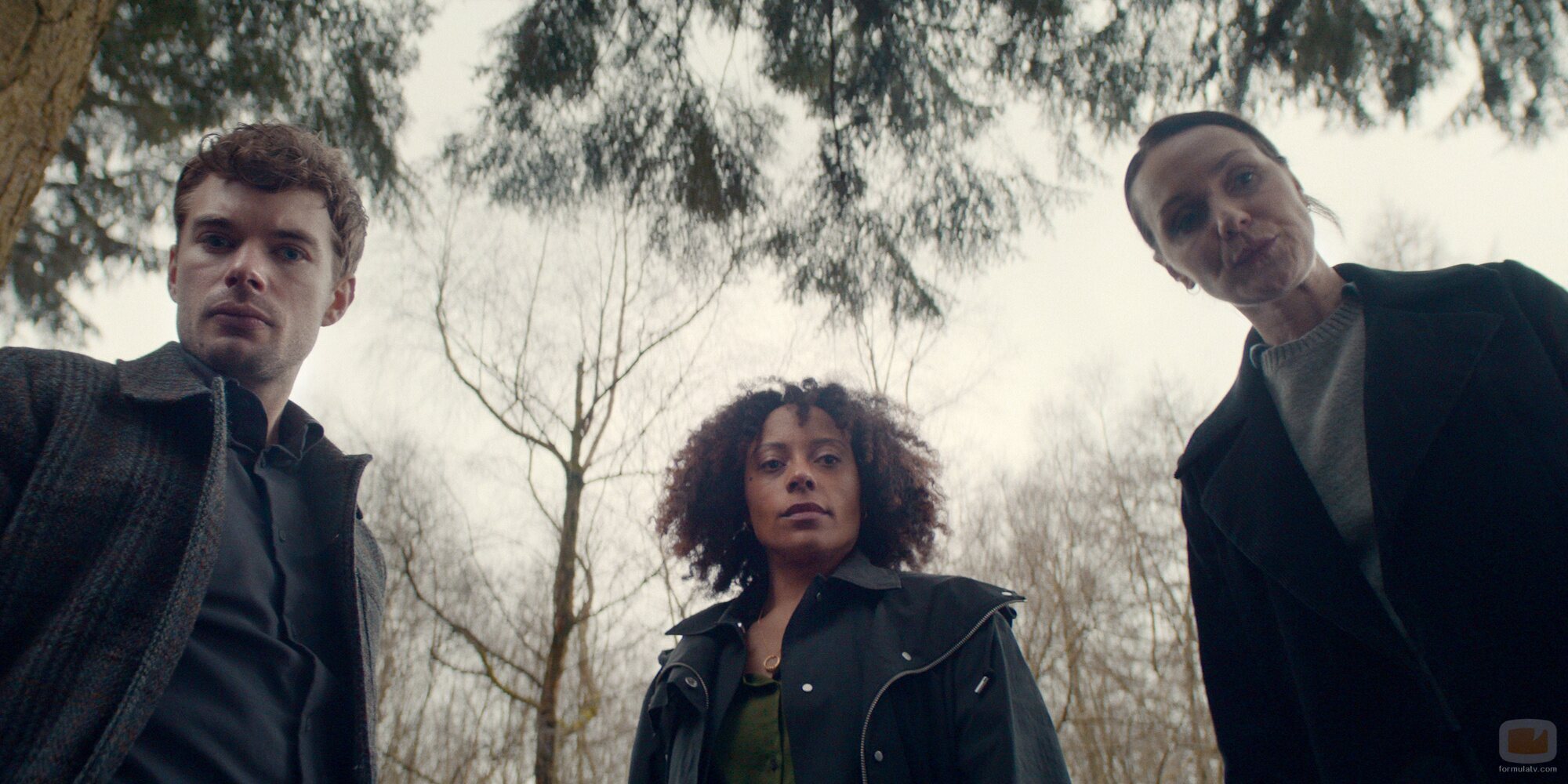 Rosalind Eleazar y Charlie Hamblett en 'Hasta el último aliento' de 'Missing You'