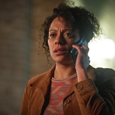 Rosalind Eleazar en 1x01 titulado 'Hasta el último aliento' de 'Te echo de menos'