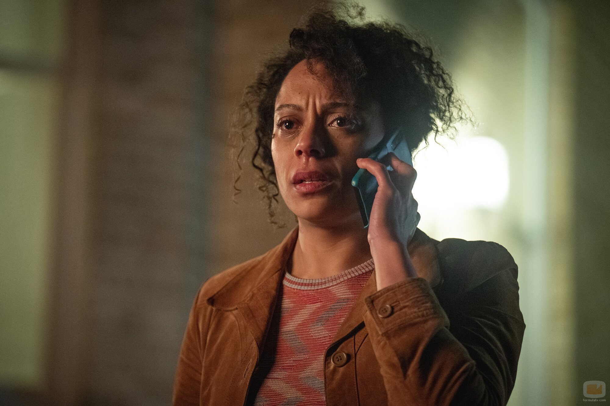 Rosalind Eleazar en 1x01 titulado 'Hasta el último aliento' de 'Te echo de menos'