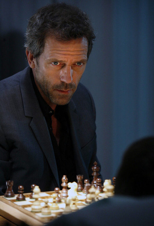 House calcula su jugada de ajedrez