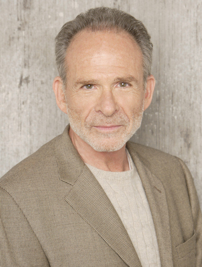 Ron Rifkin en la serie 'Cinco hermanos', de ABC