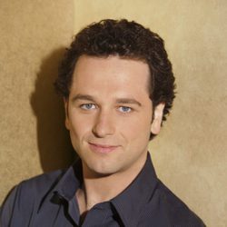 Matthew Rhys es Kevin Walker en la ficción 'Cinco hermanos'