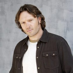 John Pyper-Ferguson en la ficción 'Cinco hermanos' de ABC