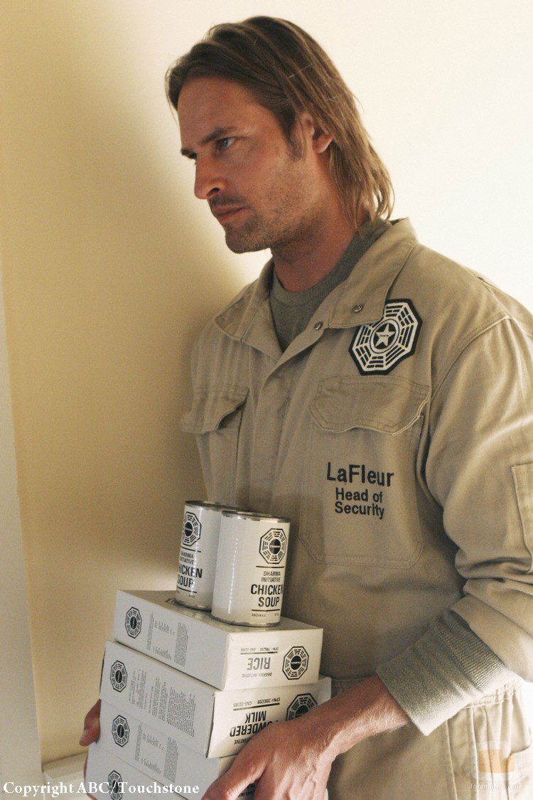 Josh Holloway vestido de Dharma en 'Perdidos'