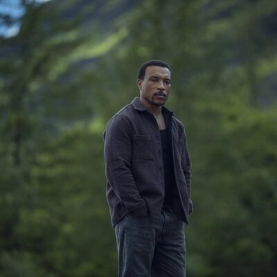 Ashley Walters en la temporada 1 y el capítulo 05 de 'Te echo de menos'