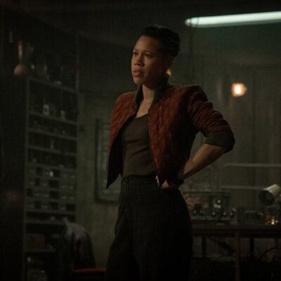 Remmie Milner en 2x08 titulado 'El libro de Quinn' de 'Silo'