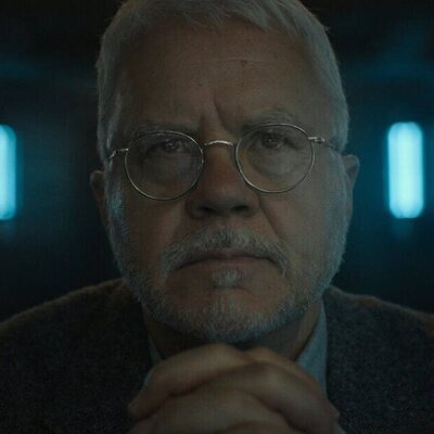 Tim Robbins en el 2x09 de 'Silo'