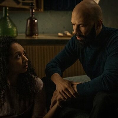 Common y Alexandria Riley en 'El salvoconducto' de 'Silo'