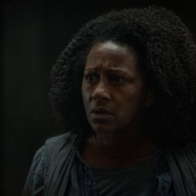 Clare Perkins en 'En el fuego' de 'Silo'