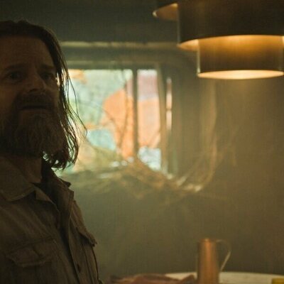 Steve Zahn en la temporada 2 y el capítulo 10 de 'Silo'
