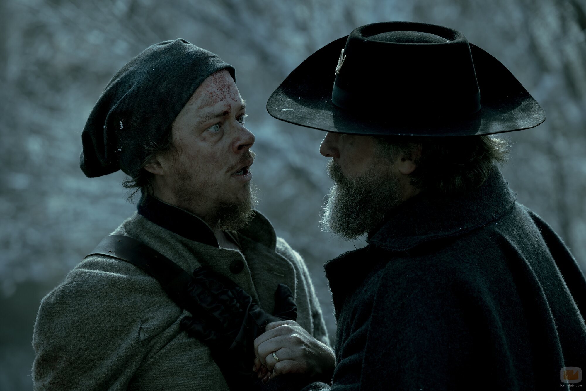 Dane DeHaan y Joe Tippett en la temporada 1 y el capítulo 02 de 'Érase una vez el Oeste'