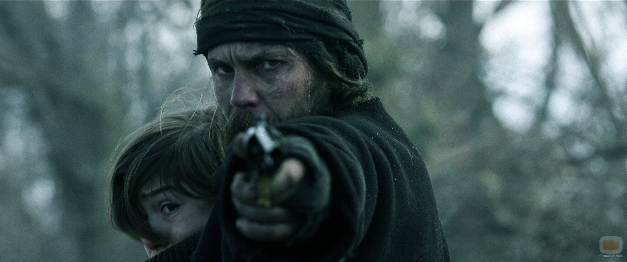 Taylor Kitsch en 1x02 'Episodio 2' de 'Érase una vez el Oeste'