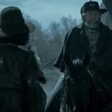 Joe Tippett en 1x02 titulado 'Episodio 2' de 'Érase una vez el Oeste'