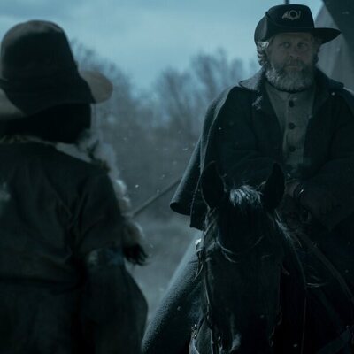 Joe Tippett en 1x02 titulado 'Episodio 2' de 'Érase una vez el Oeste'