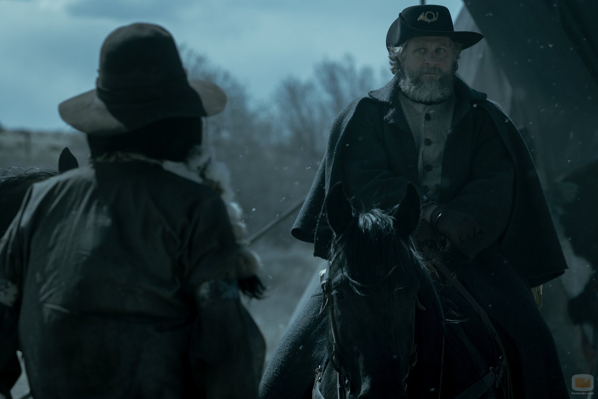 Joe Tippett en 1x02 titulado 'Episodio 2' de 'Érase una vez el Oeste'