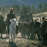 Escena de Derek Hinkey en 1x04 titulado 'Episodio 4' de 'Érase una vez el Oeste'