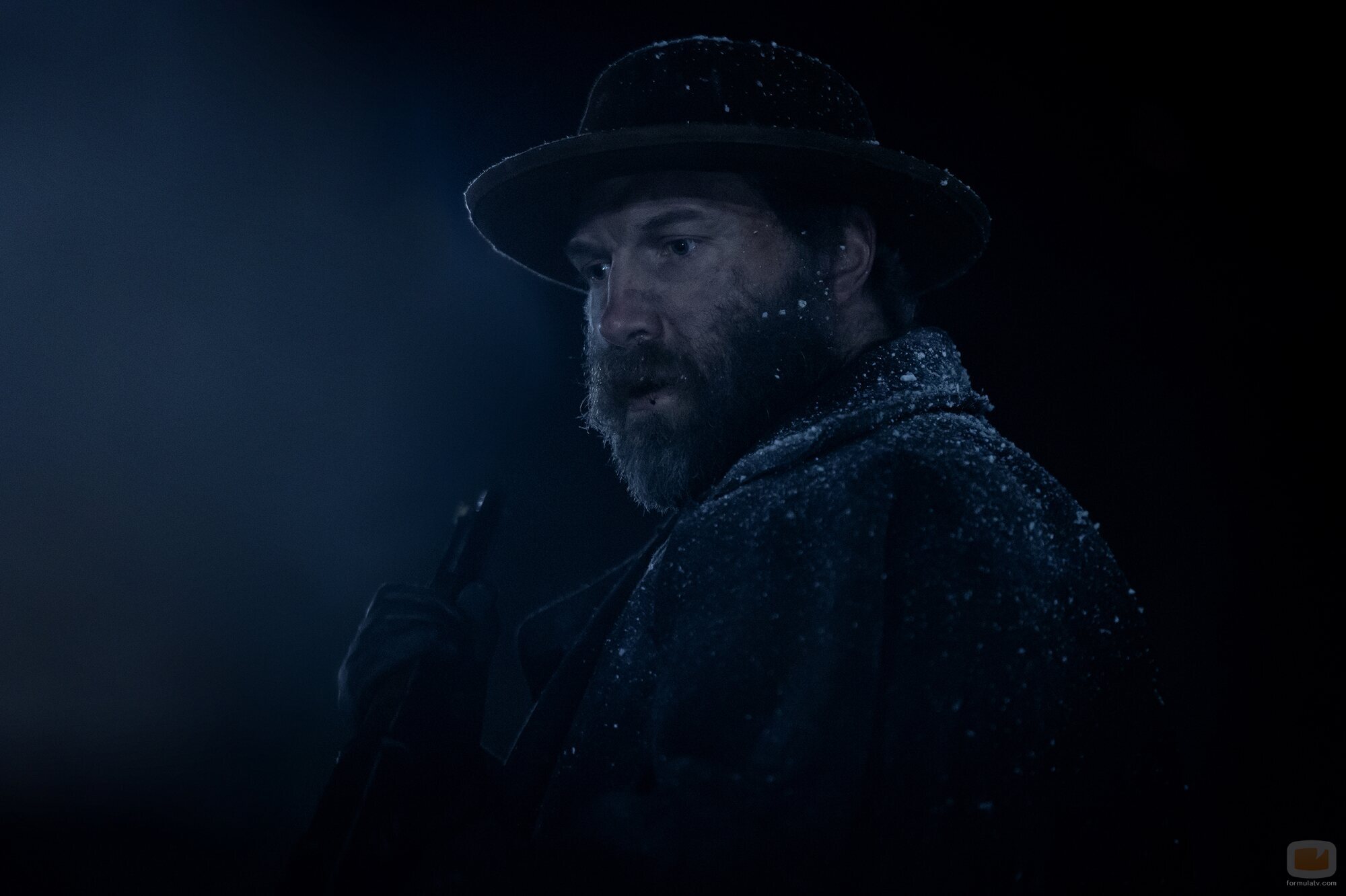 Jai Courtney en la temporada 1 y el capítulo 05 de 'Érase una vez el Oeste'