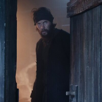 Taylor Kitsch en 1x06 titulado 'Episodio 6' de 'Érase una vez el Oeste'