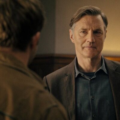 David Morrissey y Leo Woodall en 1x01 'Un nuevo patrón' de 'Prime Target'