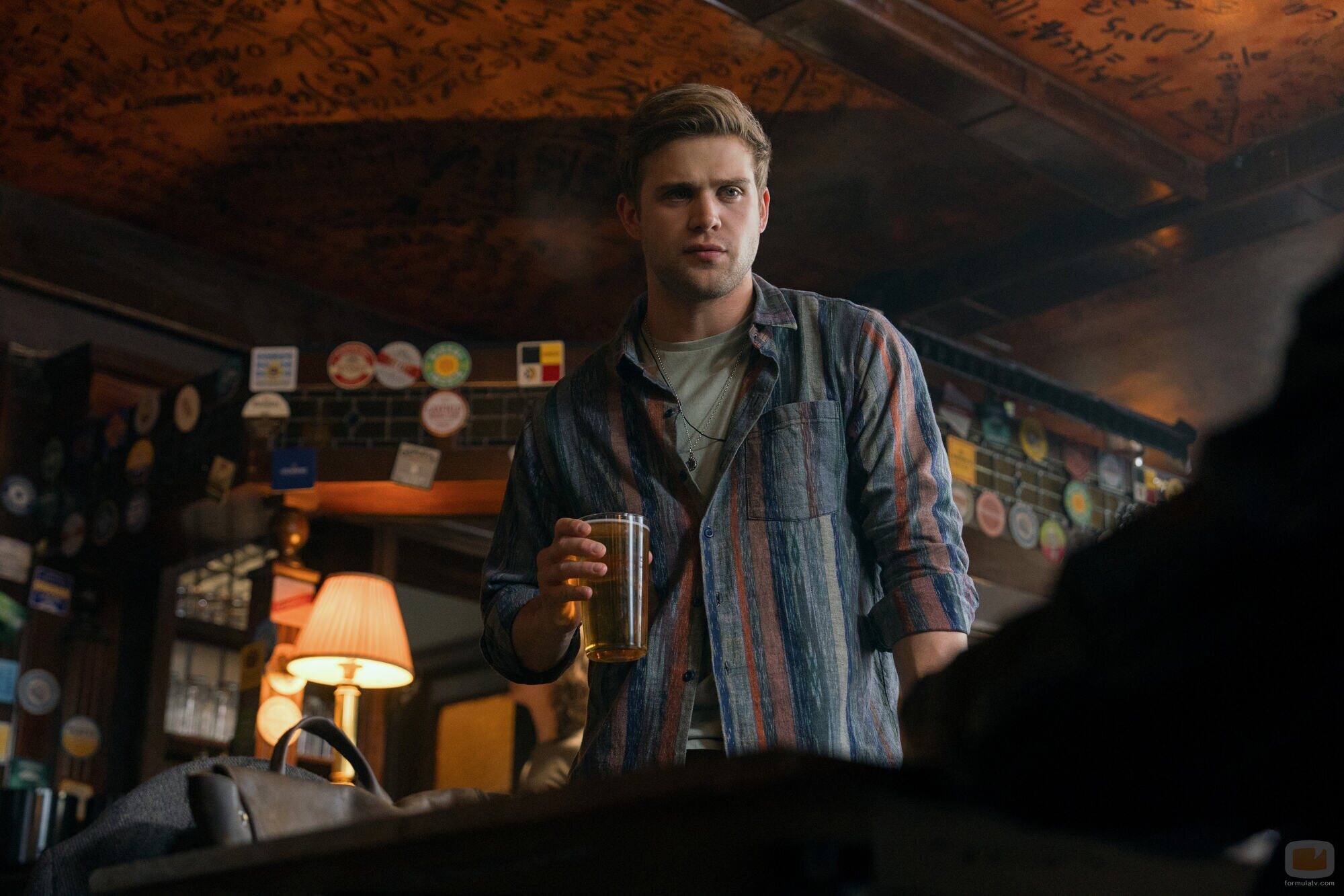Leo Woodall en la temporada 1 y el capítulo 03 de 'Prime Target'