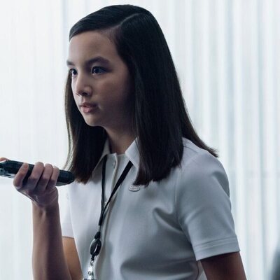 Sarah Bock en Capítulo 1 titulado 'Hola, señora Cobel' de 'Separación'