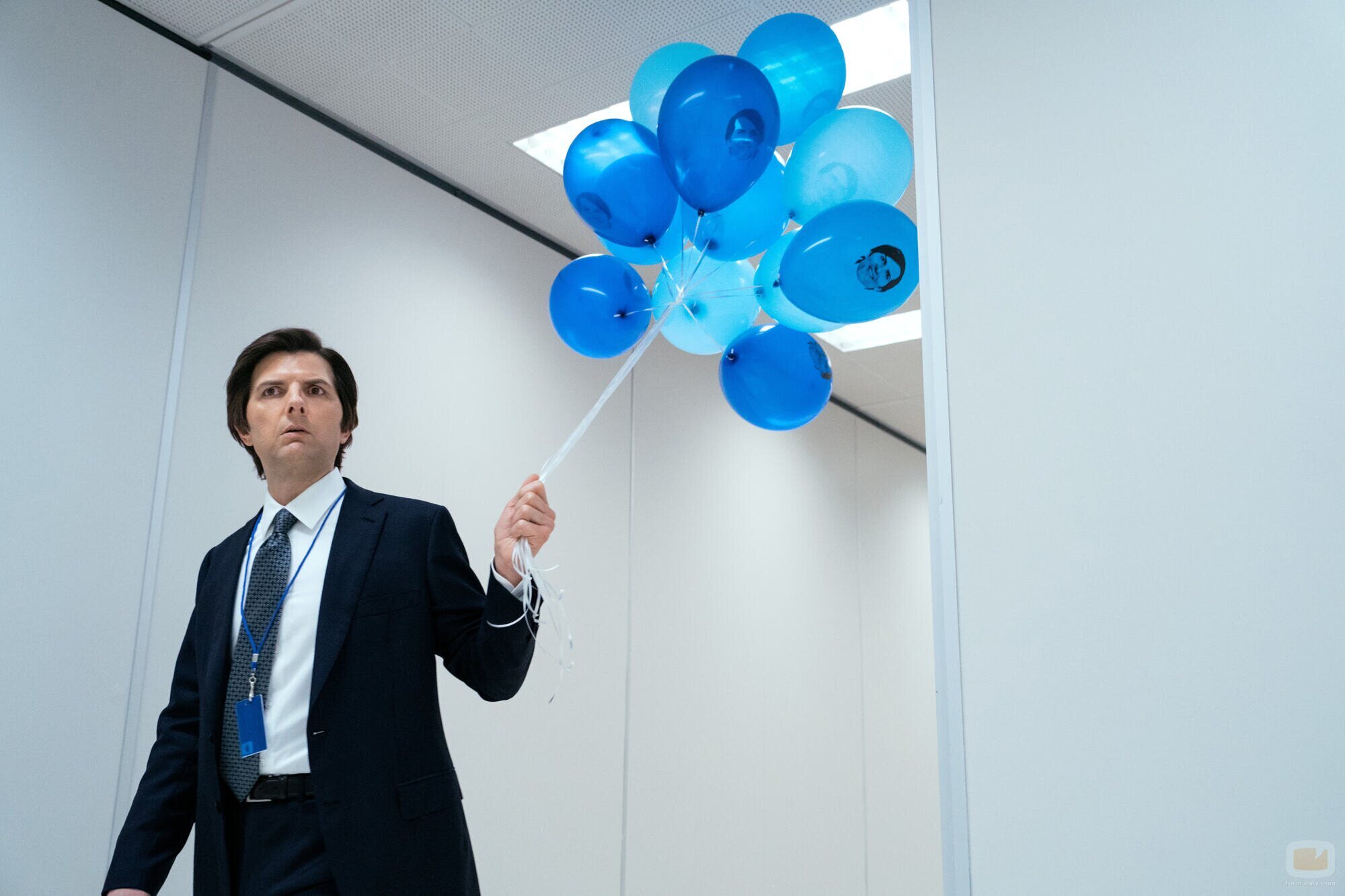 Adam Scott en 2x01 'Hola, señora Cobel' de 'Separación'