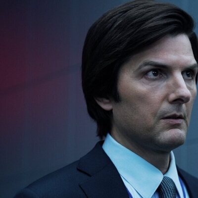 Imagen de Adam Scott en 2x01 'Hola, señora Cobel' de 'Separación'