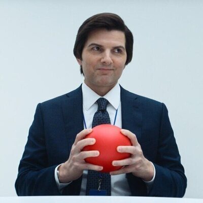 Adam Scott en 2x01 titulado 'Hola, señora Cobel' de 'Separación'