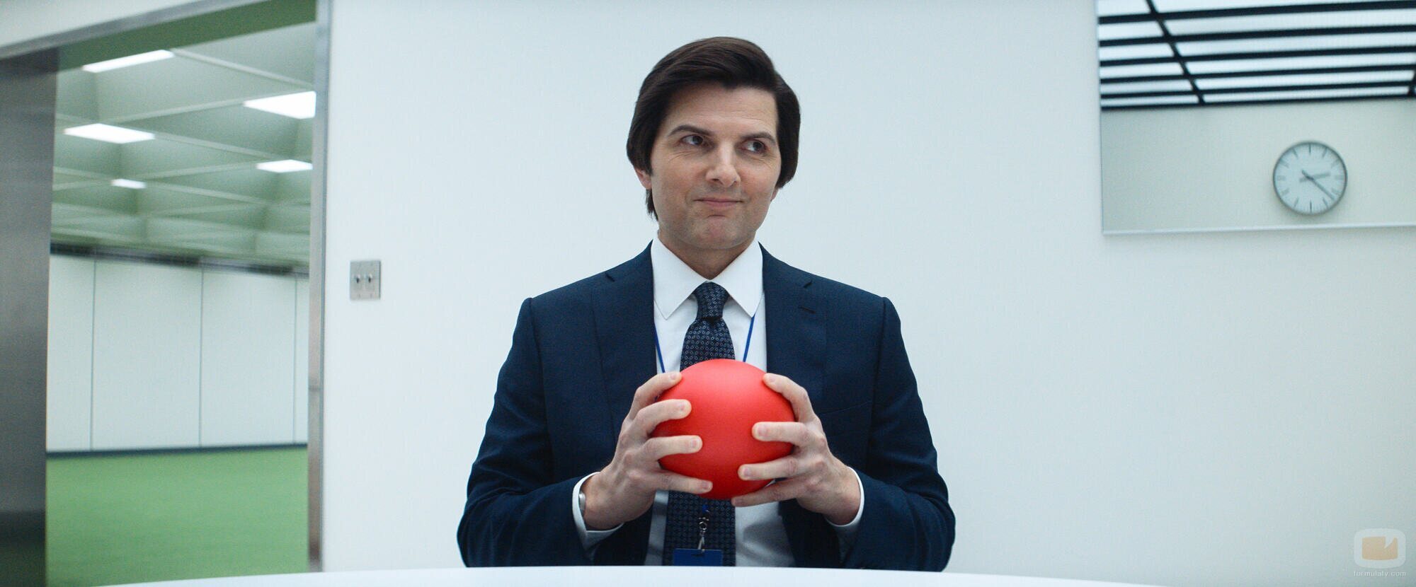 Adam Scott en 2x01 titulado 'Hola, señora Cobel' de 'Separación'