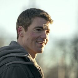 Gabriel Basso en 'Desconectado' de 'El agente nocturno'