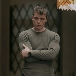 Gabriel Basso en 'Desconectado' de 'The Night Agent'