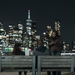 Amanda Warren en el 2x03 de 'The Night Agent'