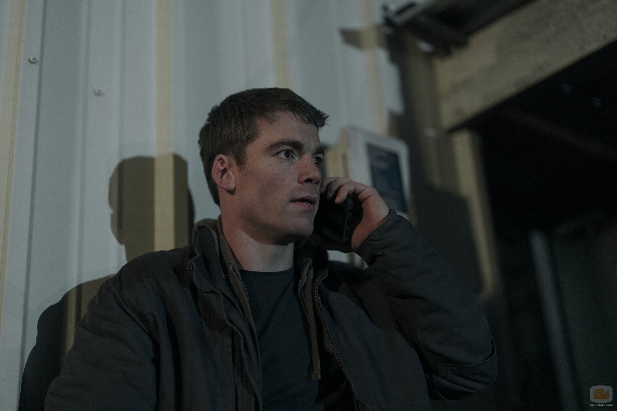 Gabriel Basso en 2x03 'Propiedad del Gobierno' de 'El agente nocturno'