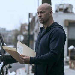 Berto Colon en el 2x07 de 'El agente nocturno'