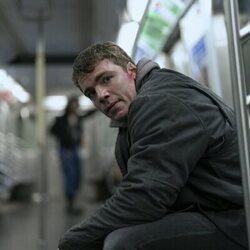 Gabriel Basso en Capítulo 8 titulado 'Divergencias' de 'El agente nocturno'