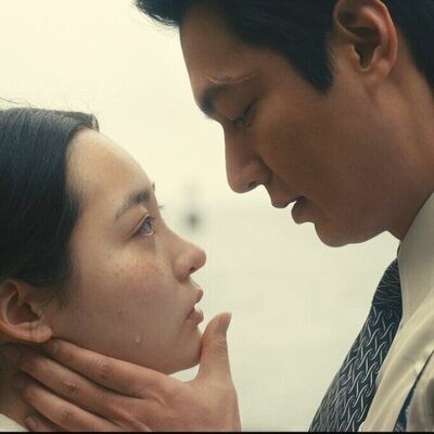 Lee Min-ho y Minha Kim en 1x03 titulado 'Capítulo tres' de 'Pachinko'