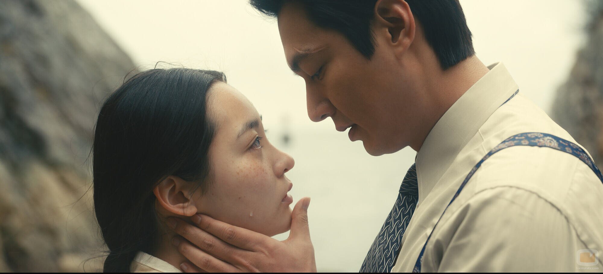Lee Min-ho y Minha Kim en 1x03 titulado 'Capítulo tres' de 'Pachinko'