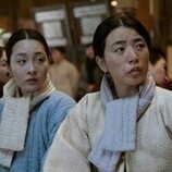 Minha Kim y Inji Jeong en la temporada 1 y el capítulo 04 de 'Pachinko'