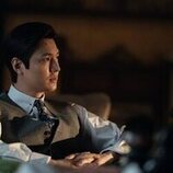 Lee Min-ho en 2x01 'Capítulo nueve' de 'Pachinko'