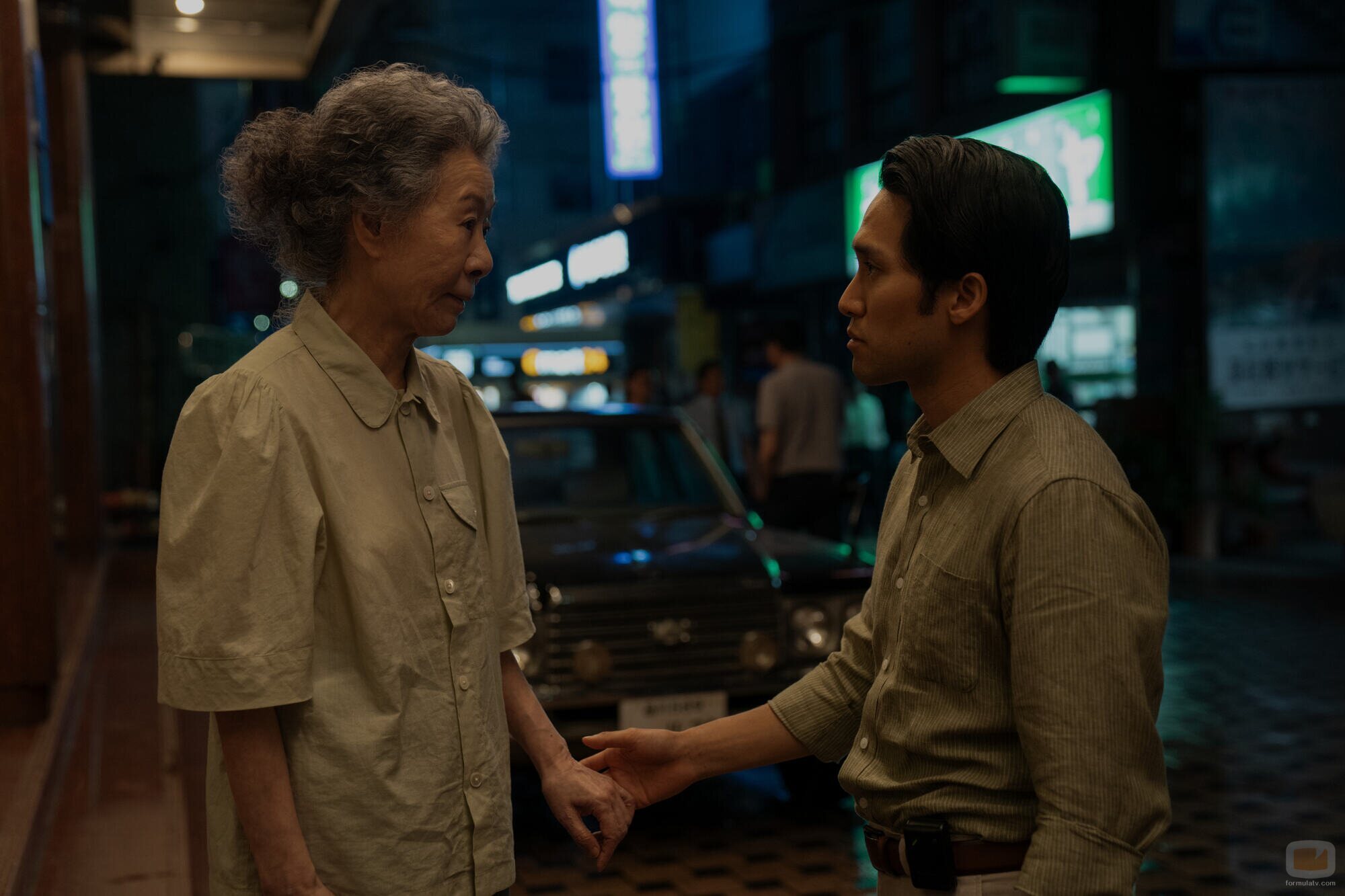 Jin Ha y Youn Yuh-jung en 'Capítulo doce' de 'Pachinko'