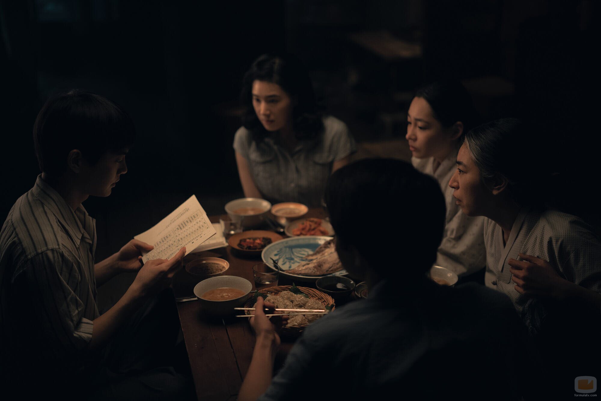 Minha Kim y Inji Jeong en la temporada 2 y el capítulo 06 de 'Pachinko'