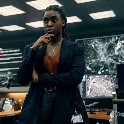 Lashana Lynch en el 1x01 de 'The Day of The Jackal'