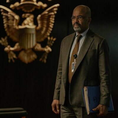 Jeffrey Wright en Capítulo 6 titulado 'Spy for Sale' de 'La agencia'