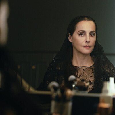 Amira Casar en la temporada 1 y el capítulo 04 de 'La Maison'