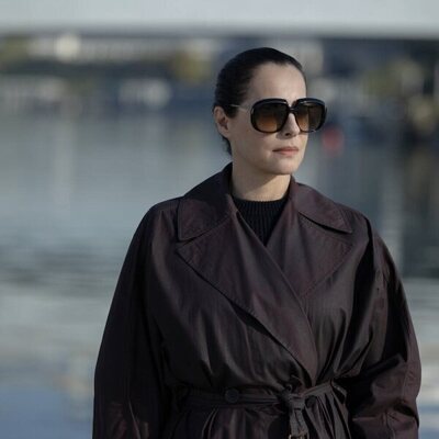 Amira Casar en el 1x08 de 'La Maison'