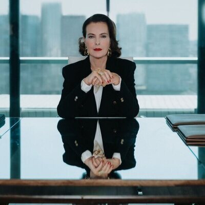 Carole Bouquet en 1x08 titulado 'Maremoto' de 'La Maison'