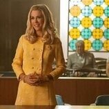 Kristen Wiig en 1x04 titulado 'Maxine juega sus cartas' de 'Palm Royale'