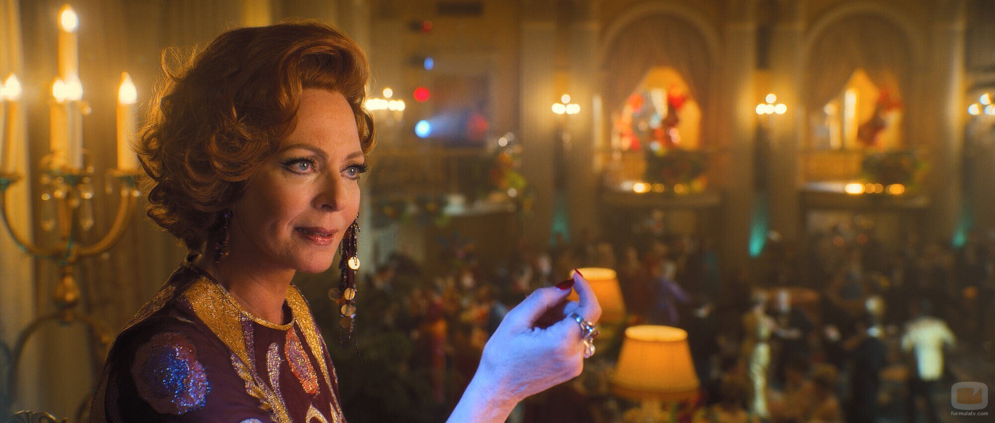 Allison Janney en el 1x04 de 'Palm Royale'