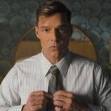 Ricky Martin en Capítulo 4 titulado 'Maxine juega sus cartas' de 'Palm Royale'