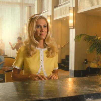 Kristen Wiig en 'Maxine toma las riendas' de 'Palm Royale'